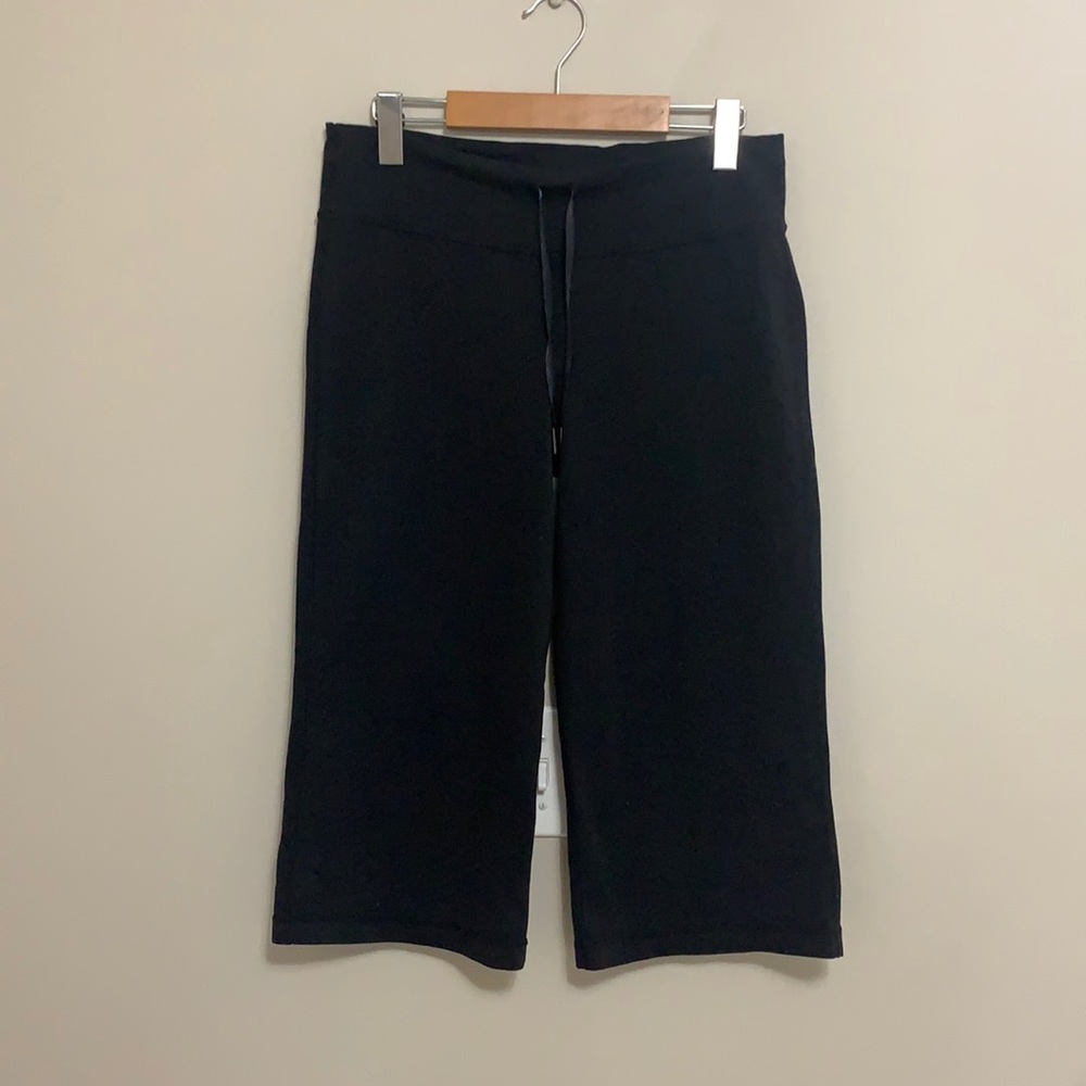 Lululemon crops size 8 black